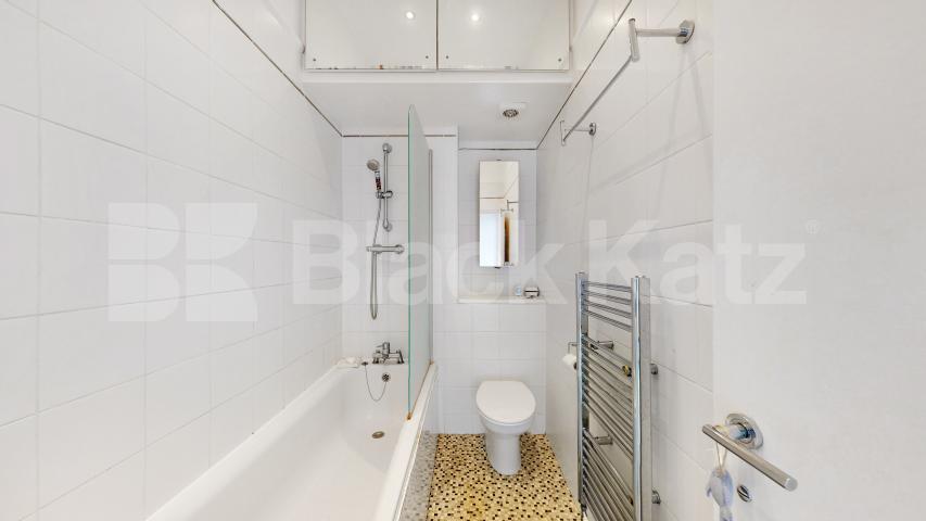 Located in the heart of Tufnell Park located walking distance to local amenities Tufnell Park Road, Tufnell Park 